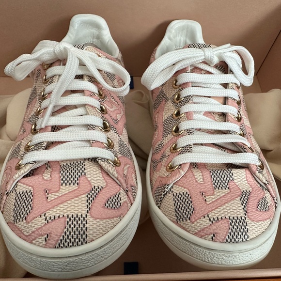 Louis Vuitton Pink Damier Front Row Line Sneakers. Size 34 EU/ 4W. - Picture 6 of 6